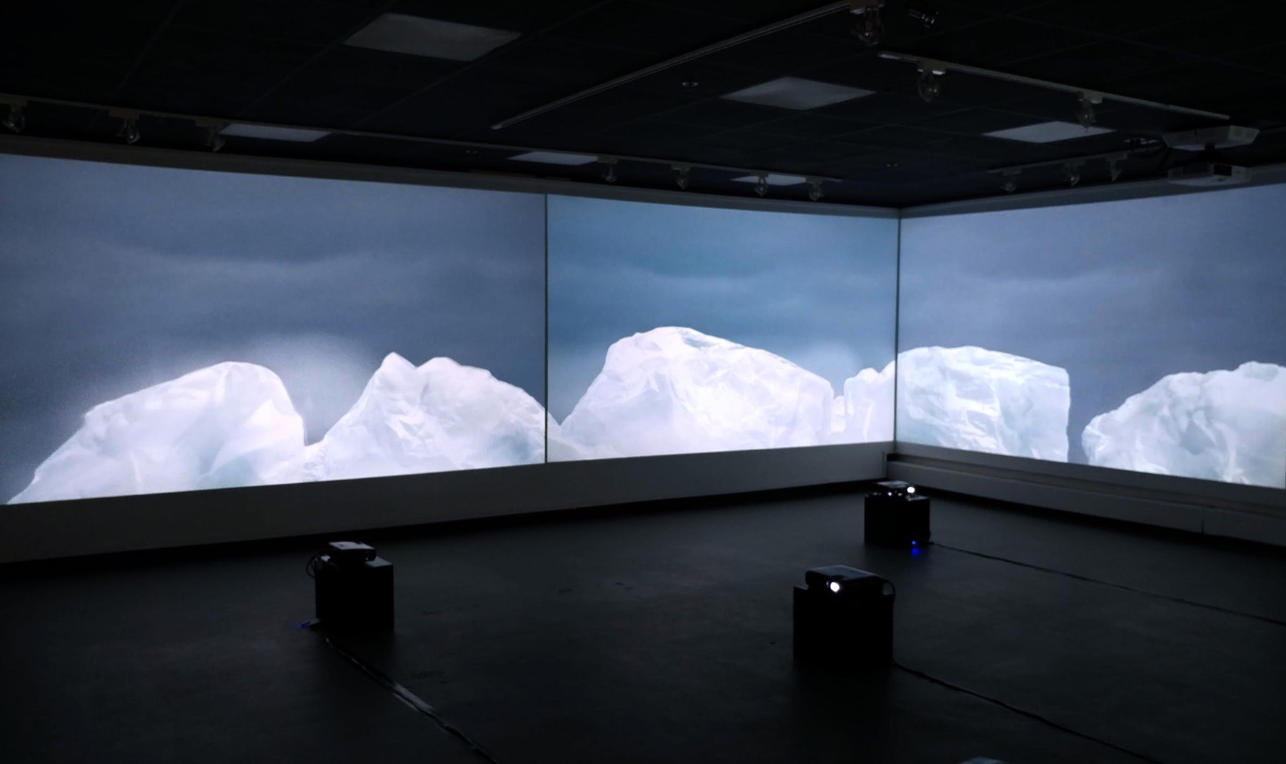 Zhe Ren solo exhibition installation view